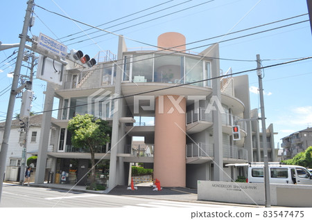 Shakujii Park Apartment / Shigeru Ban 83547475