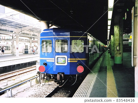 24 系列臨時臥舖特快榆木 24 系列臨時臥舖特快榆木 83548416