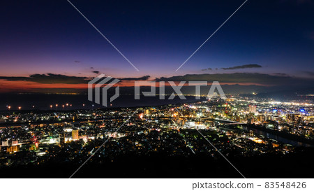 靜岡縣沼津市 Kanukiyama 公園的夜景 靜岡縣沼津市 Kanukiyama 公園的夜景 83548426