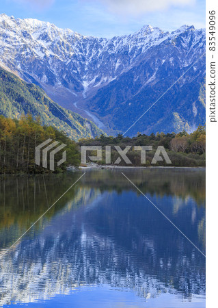 Kamikochi in full of autumn colors Taisho Pond-Kappa Bridge 83549096