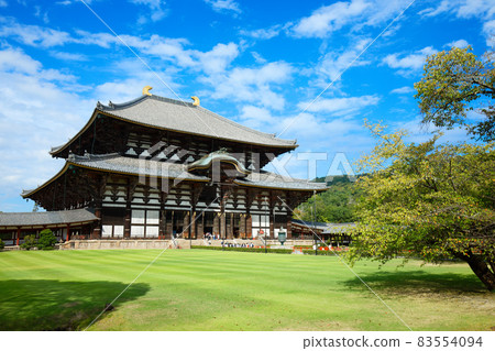 Great Buddha Hall at Todaiji Temple and the blue sky Great Buddha Hall at Todaiji Temple and the blue sky 83554094