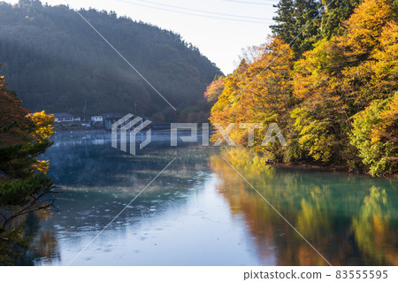Lake Shima Lake in autumn, Nakanojo Town, Gunma Prefecture Lake Shima Lake in autumn, Nakanojo Town, Gunma Prefecture 83555595