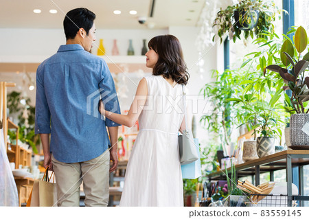 Couples, couples, shopping, shopping, dating, lifestyle, casual 83559145