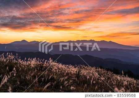 《Nagano Prefecture》 Yatsugatake mountain range and sunrise / outdoor 《Nagano Prefecture》 Yatsugatake mountain range and sunrise / outdoor 83559508