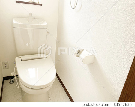 Image of Western-style toilet remodeling Image of Western-style toilet remodeling 83562636