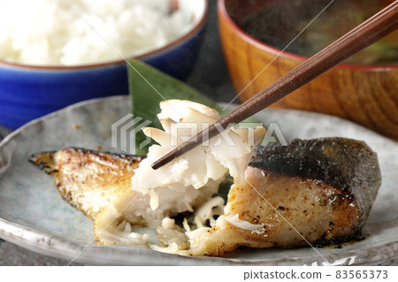 Eat a breakfast set of grilled sablefish, Saikyo-yaki, which looks delicious with fat, and other rice and hot miso soup. Eat a breakfast set of grilled sablefish, Saikyo-yaki, which looks delicious with fat, and other rice and hot miso soup. 83565373