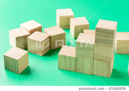 Block sales 83568936