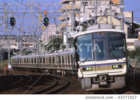 JR West 221 series rapid train JR West 221 series rapid train 83571927