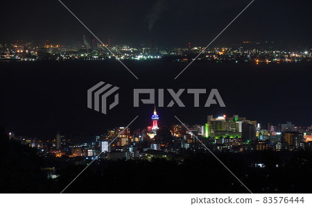 大分縣別府灣的夜景 83576444