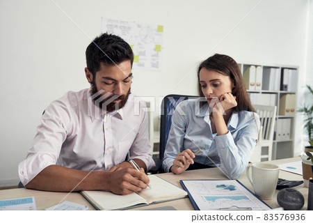 Discussing Business Ideas Discussing Business Ideas 83576936