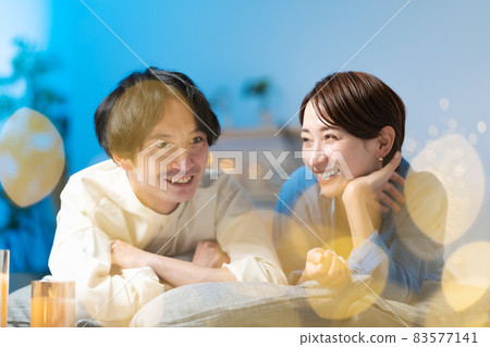 Middle couple lifestyle lie down Middle couple lifestyle lie down 83577141