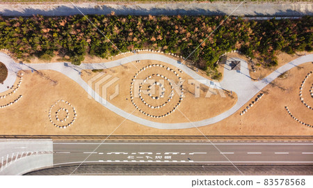 俯視石頭和長廊的藝術圖案 83578568