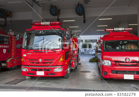 Fire engine on standby Fire engine Emergency vehicle Fire engine on standby Fire engine Emergency vehicle 83582279