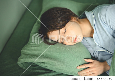 Women's life 83584230