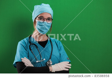 Young doctor in the studio - Portrait shot 83586938