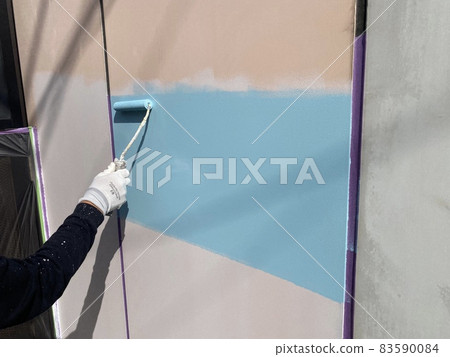 底塗後在鋁製壁板上的中間塗層 83590084