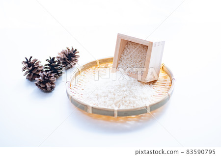 白米和木箱 83590795