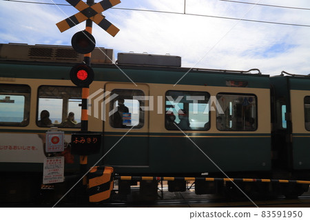 Railroad crossing at Kamakura High School Mae Station and Enoshima Electric Railway 83591950