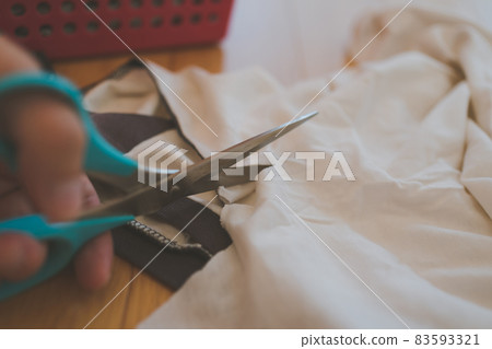 用舊T卹做一塊廢布 83593321