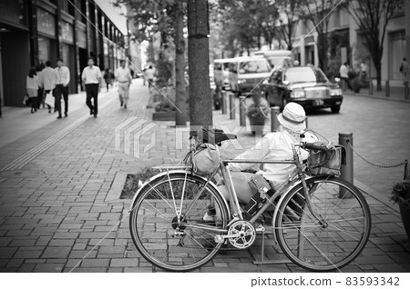 時間滑倒 83593342