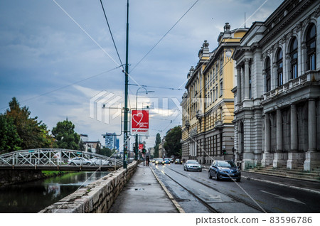 薩拉熱窩市中心的城市景觀（波斯尼亞和黑塞哥維那） 83596786