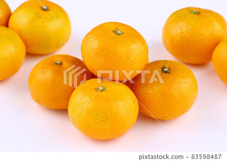 Early-maturing oranges 83598487