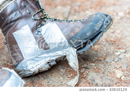 登山鞋鞋底塌陷 83610129