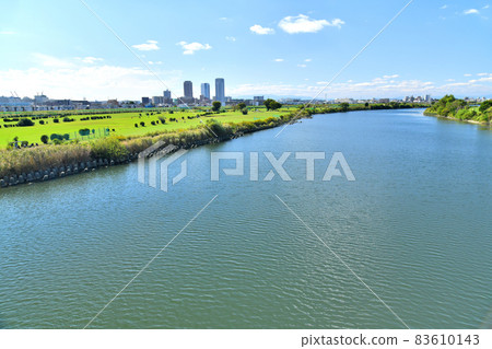 Tamagawa Ohashi / Upstream from the Tama River / Looking toward Shinkawasaki (Kawasaki City, Kanagawa Prefecture) [2021.10] 83610143