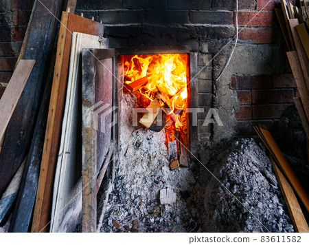 Kiln fire for boiling sugar cane (Ishigaki Island, Ishigaki City, Okinawa Prefecture) Kiln fire for boiling sugar cane (Ishigaki Island, Ishigaki City, Okinawa Prefecture) 83611582