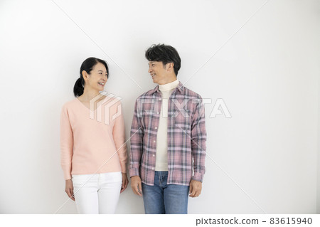 中年男女肖像 83615940