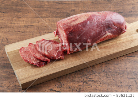 Beef tongue block slice 83621125