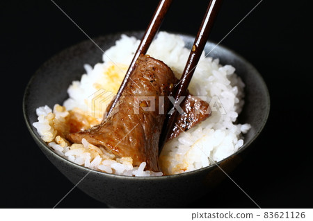 日本黑牛大腿肉烤肉飯 83621126