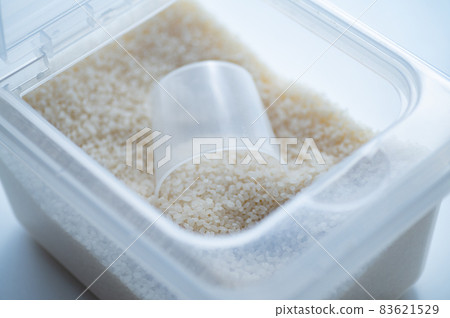 飯碗和量杯 83621529