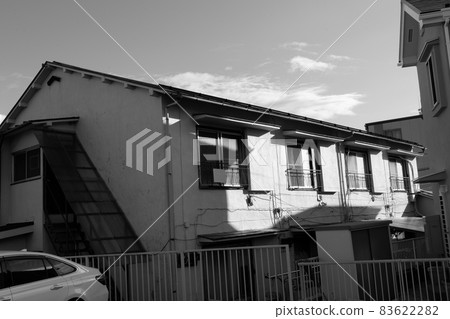 Old apartment 83622282