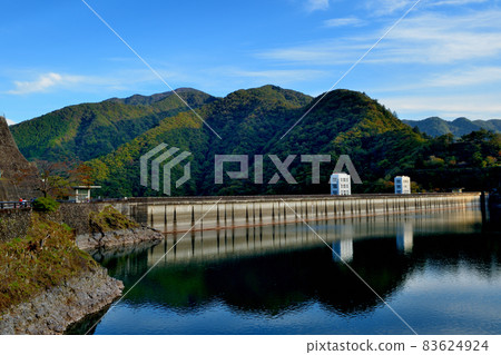 奧多摩湖黃昏的風景 奧多摩湖黃昏的風景 83624924