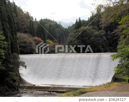 被稱為日本最美的白水水壩,大分縣竹田市津倉 被稱為日本最美的白水水壩,大分縣竹田市津倉 83626527