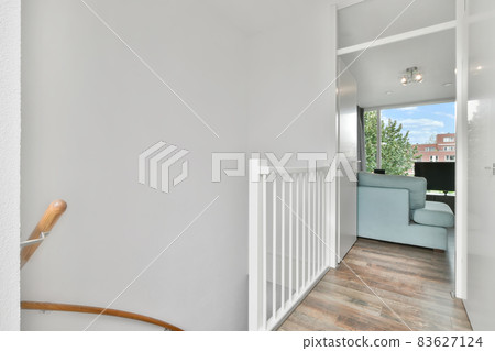 Bright interior design of a luxury house 83627124