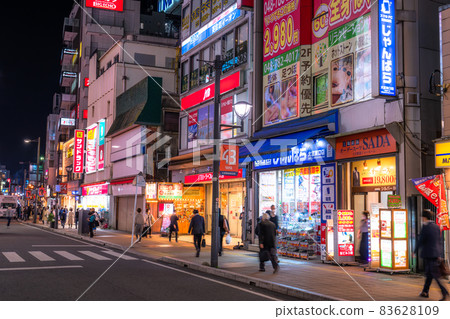 《埼玉縣》大宮車站前廣場,城市夜景 《埼玉縣》大宮車站前廣場,城市夜景 83628109