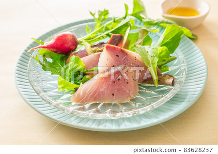 Fresh yellowtail carpaccio 83628237