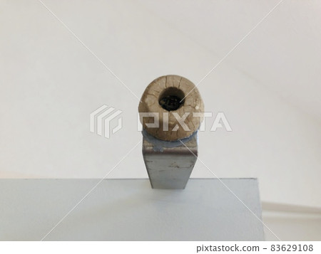 Deteriorated cushion rubber 83629108