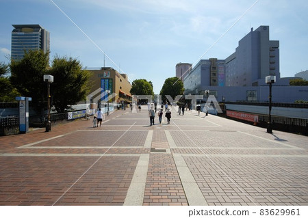 多摩中心站前的步行甲板 83629961