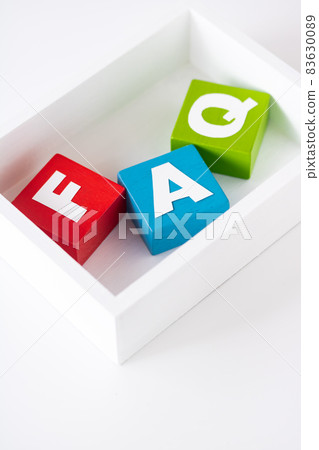 FAQ in a wooden box 83630089