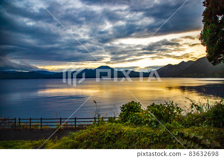 秋田縣田澤湖的風景 83632698