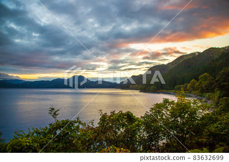 秋田縣田澤湖的風景 83632699