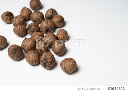 Walnut Walnut 83634832