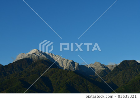 Hakushu-cho, Hokuto City, Mt. Kaikoma in the morning, the summit of snow 83635321