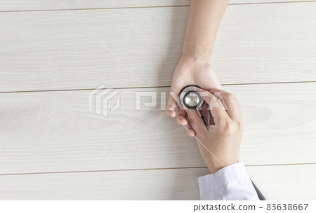 A doctor who diagnoses a child. Important life, health diagnosis, child diagnosis, health, disease name, etc. A doctor who diagnoses a child. Important life, health diagnosis, child diagnosis, health, disease name, etc. 83638667