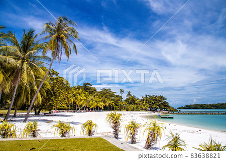 Beautiful tropical island koh Kham, white sand beach with volcanic rocks, near koh Mak, Trat 83638821