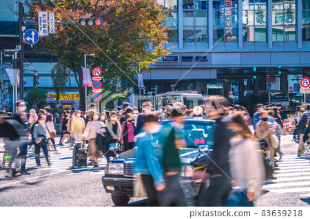 Tokyo cityscape in Japan November, blunt judgment, elderly driver taxi stuck at an intersection = November 4, Shibuya Tokyo cityscape in Japan November, blunt judgment, elderly driver taxi stuck at an intersection = November 4, Shibuya 83639218