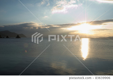 佐伯市(神浦町)豐後二見浦日出 佐伯市(神浦町)豐後二見浦日出 83639906